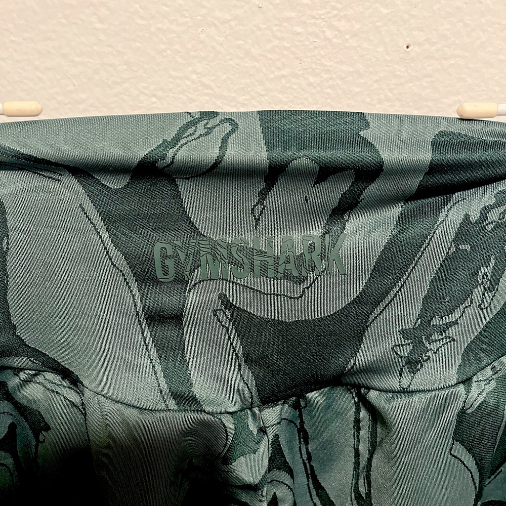Gymshark leggings/joggers that are in great shape! never worn! the size is an XS - Picture 4 of 4